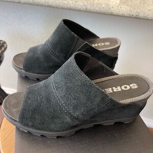 Sorel Joanie II slide mule. Size 9, fit like an 8.5